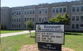 Roosevelt School in Westfield, NJ celebrates its Top 10 ranking.